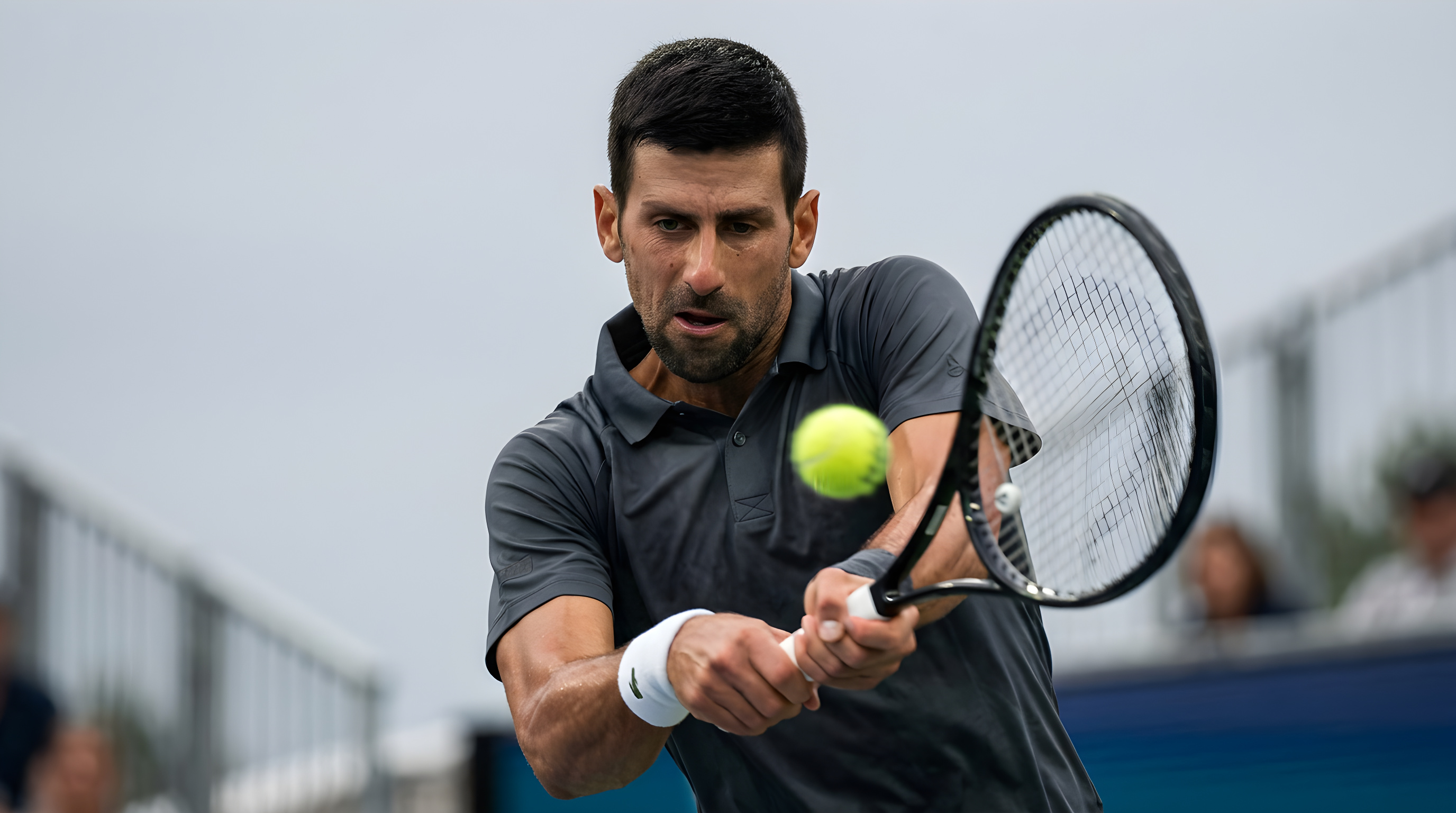 Novak Djokovic rykker ud af top-10 efter historisk fald