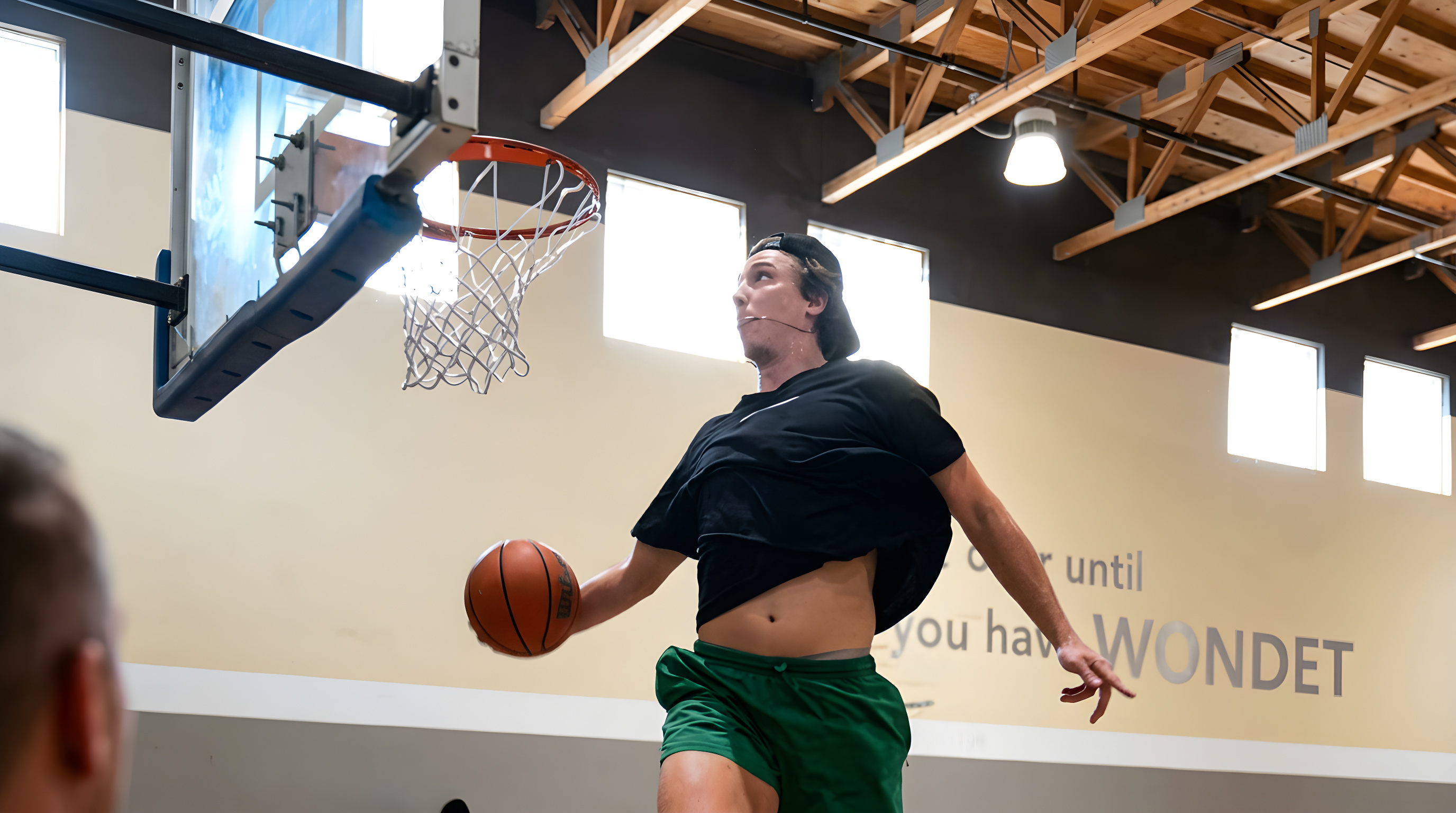 Slam dunker jagter 3,4 millioner kroner med vildt hop