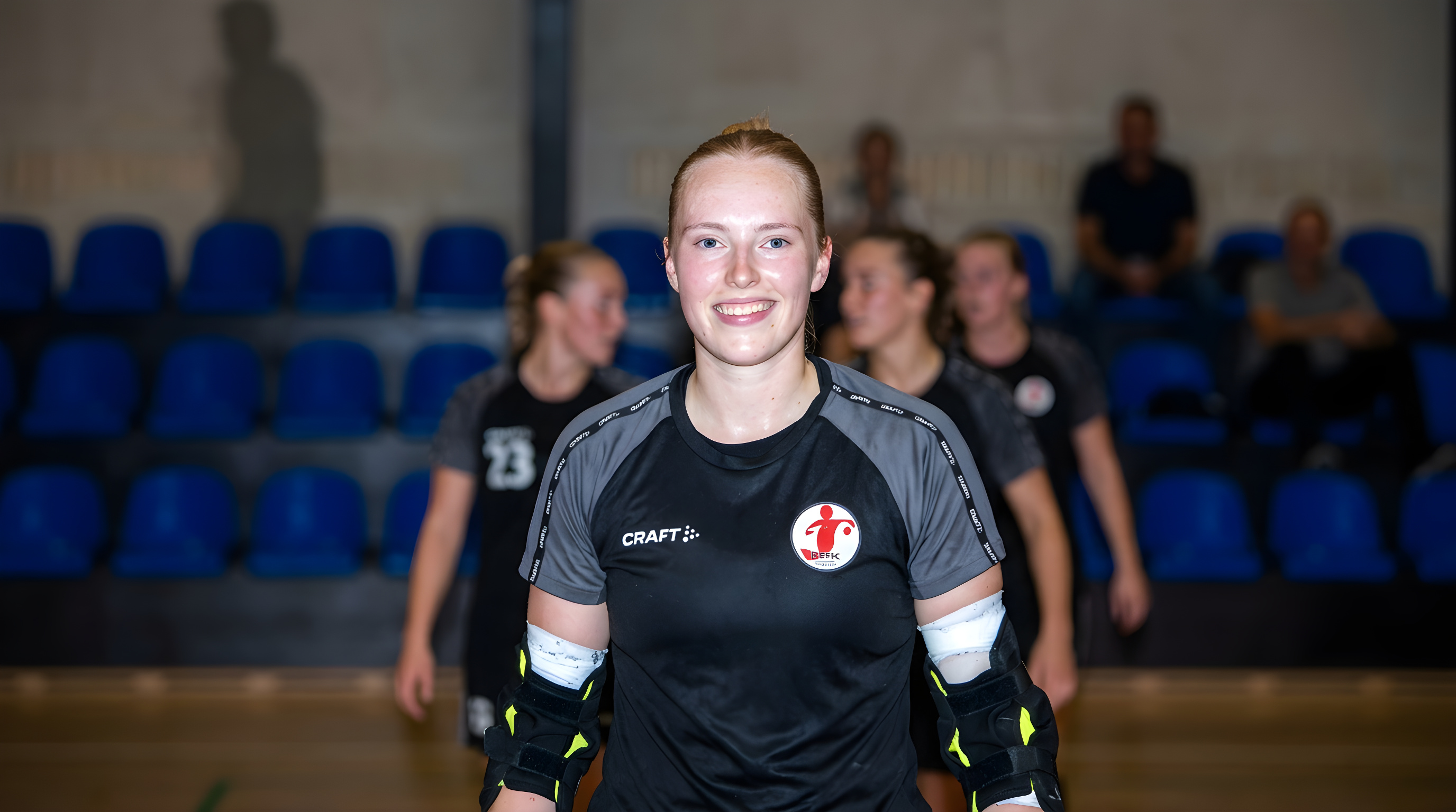 Ny målmand sikrer HØJ sikker udesejr trods skadesbølge
