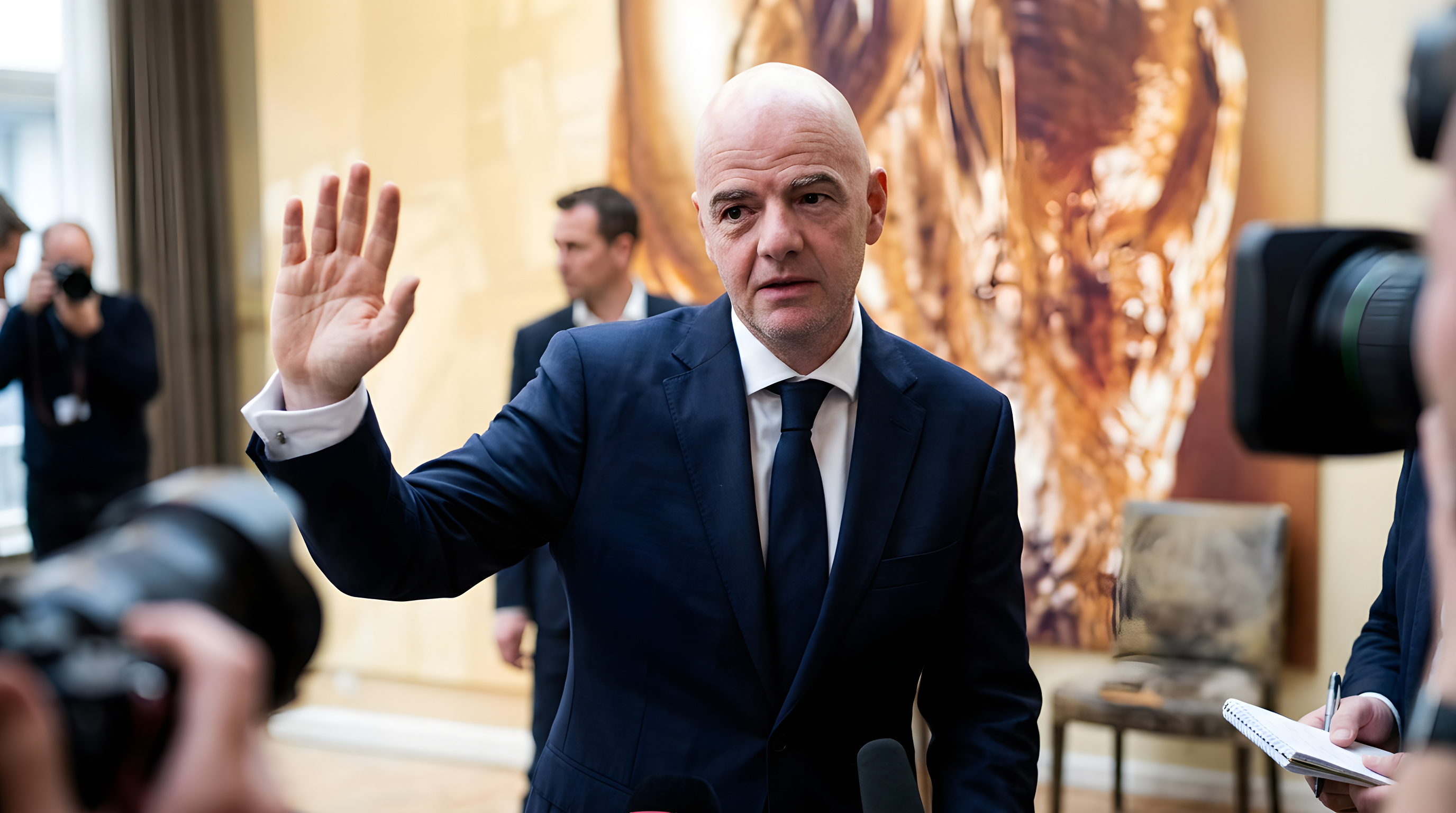 UEFA truer med at boykotte VM efter nye salgsplaner