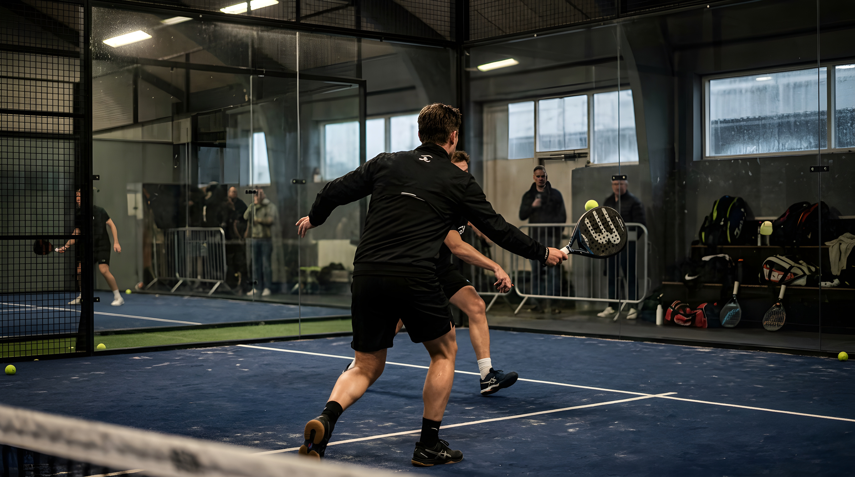 Kendisser og luksusmærker pumper millioner i padel