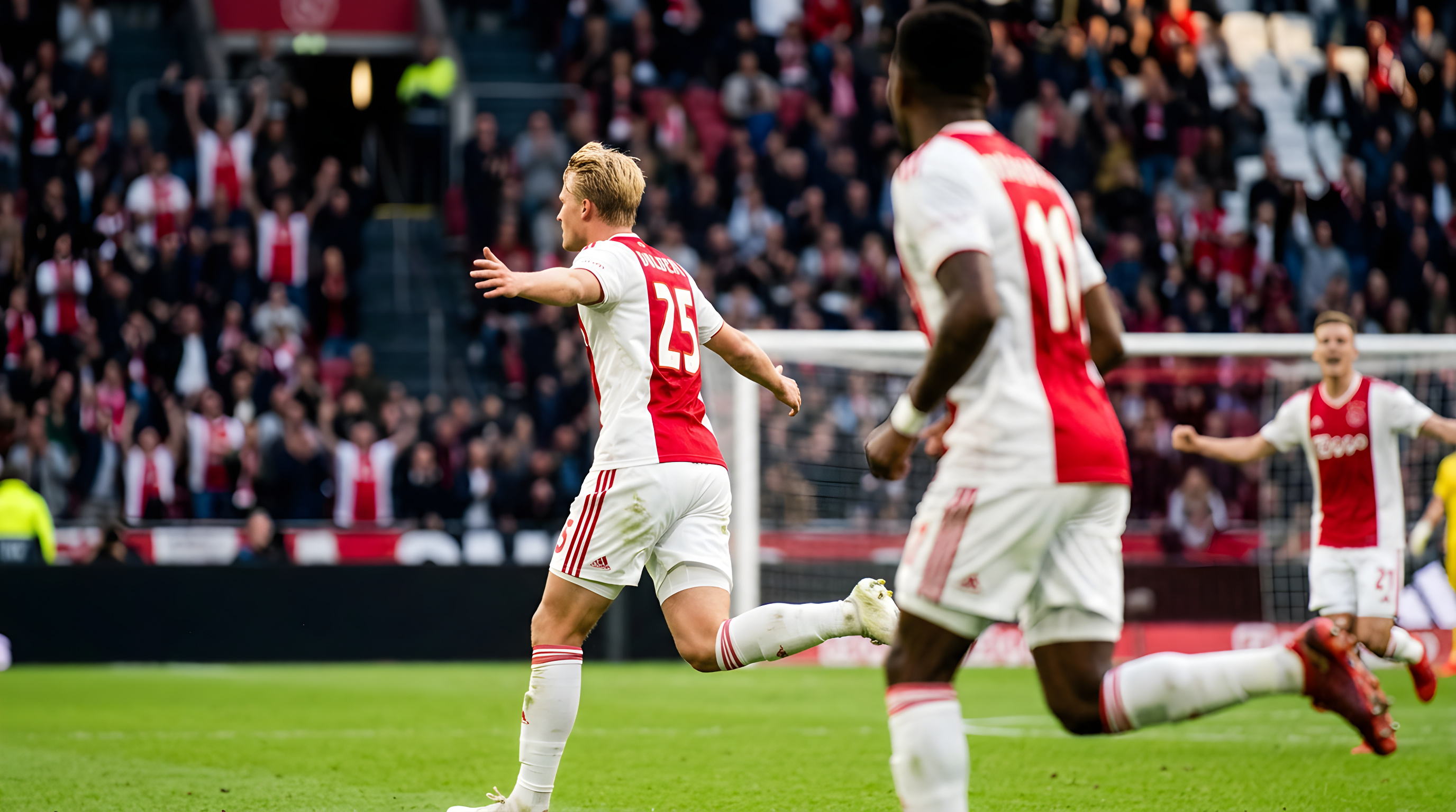 Kasper Dolberg scorer sit første ligamål for Ajax