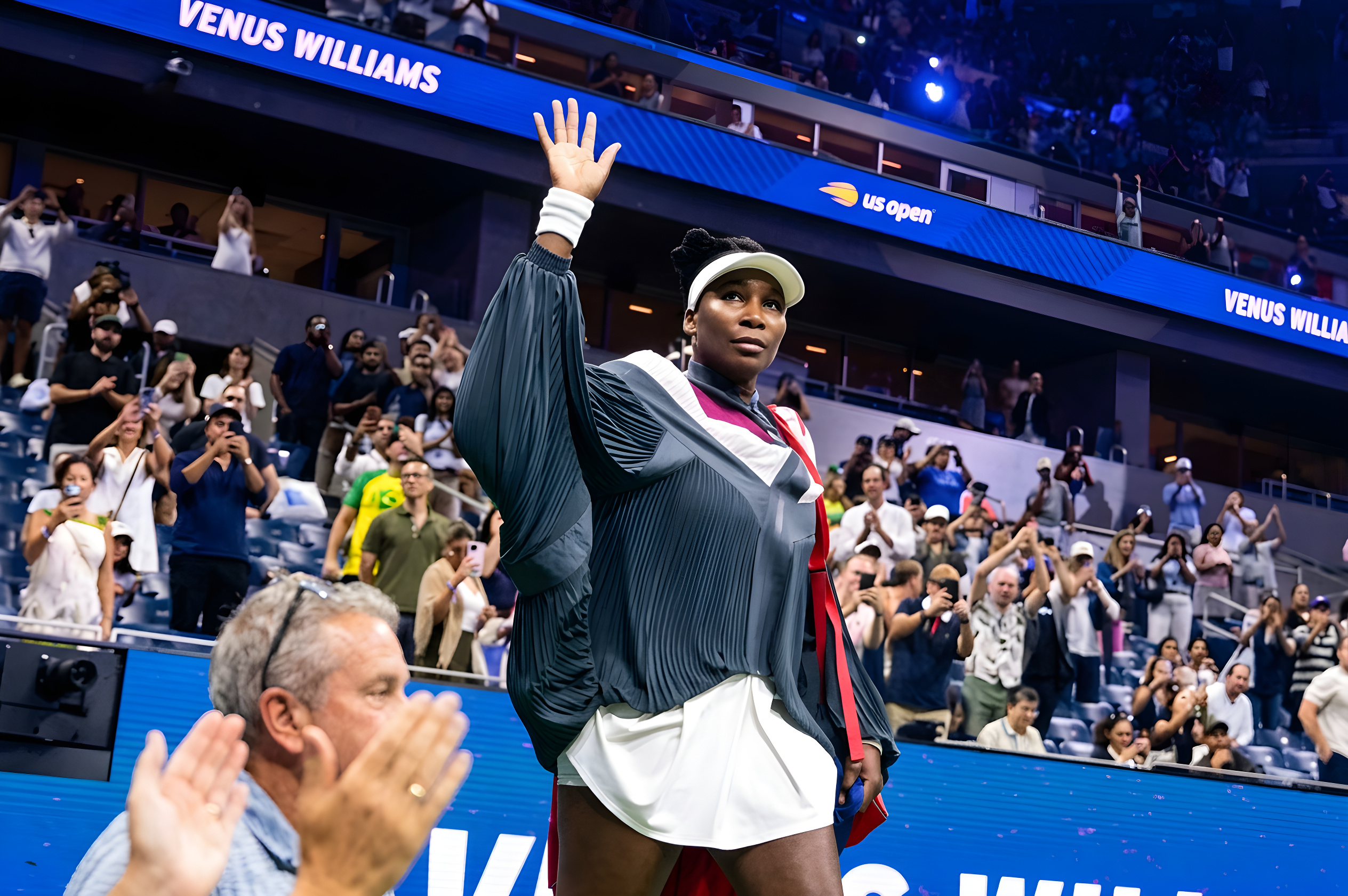 Venus Williams spillede midt om natten efter Djokovic-drama