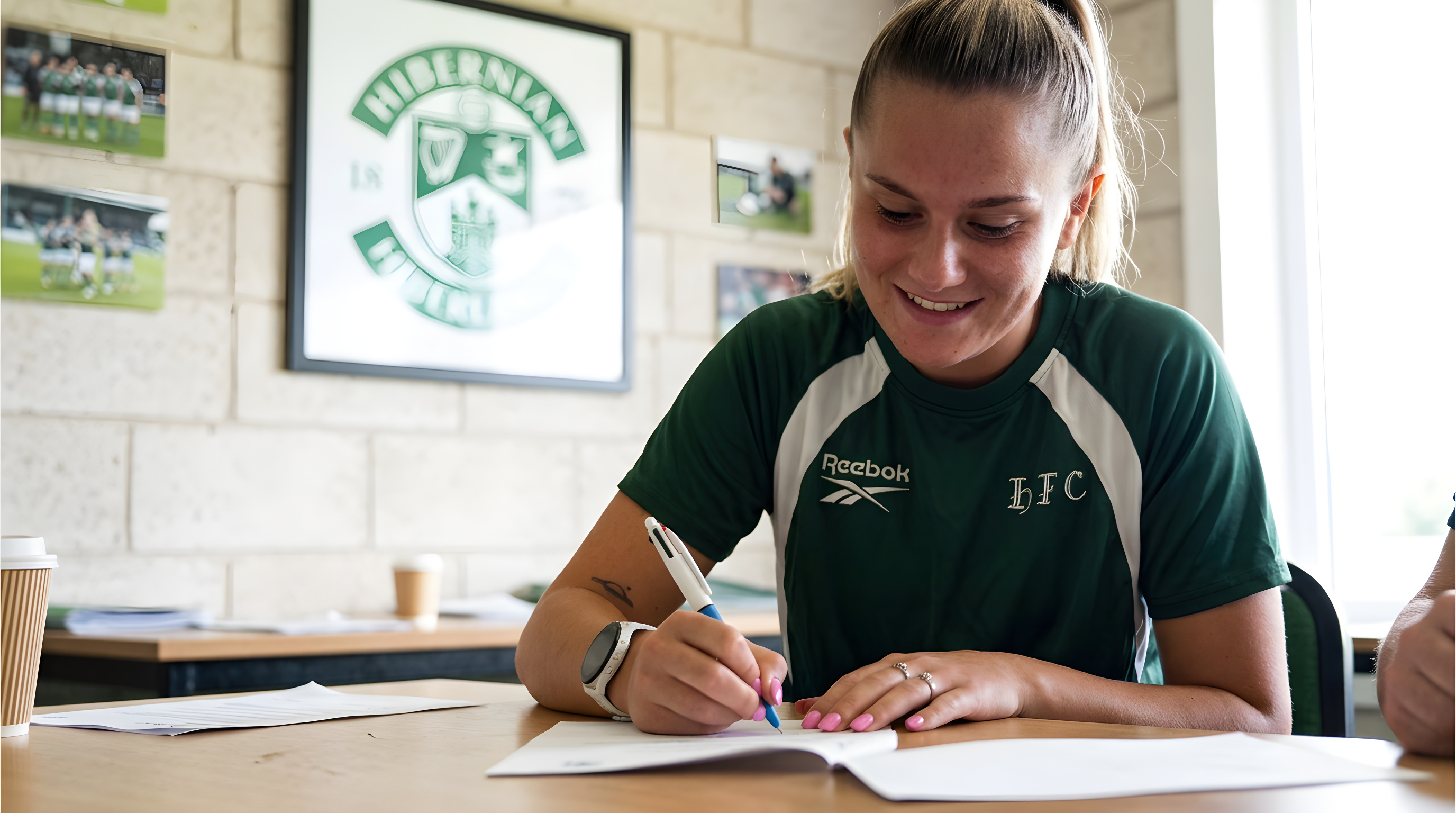 Sofie Keenan skifter til Hibernian efter guld i Nordirland
