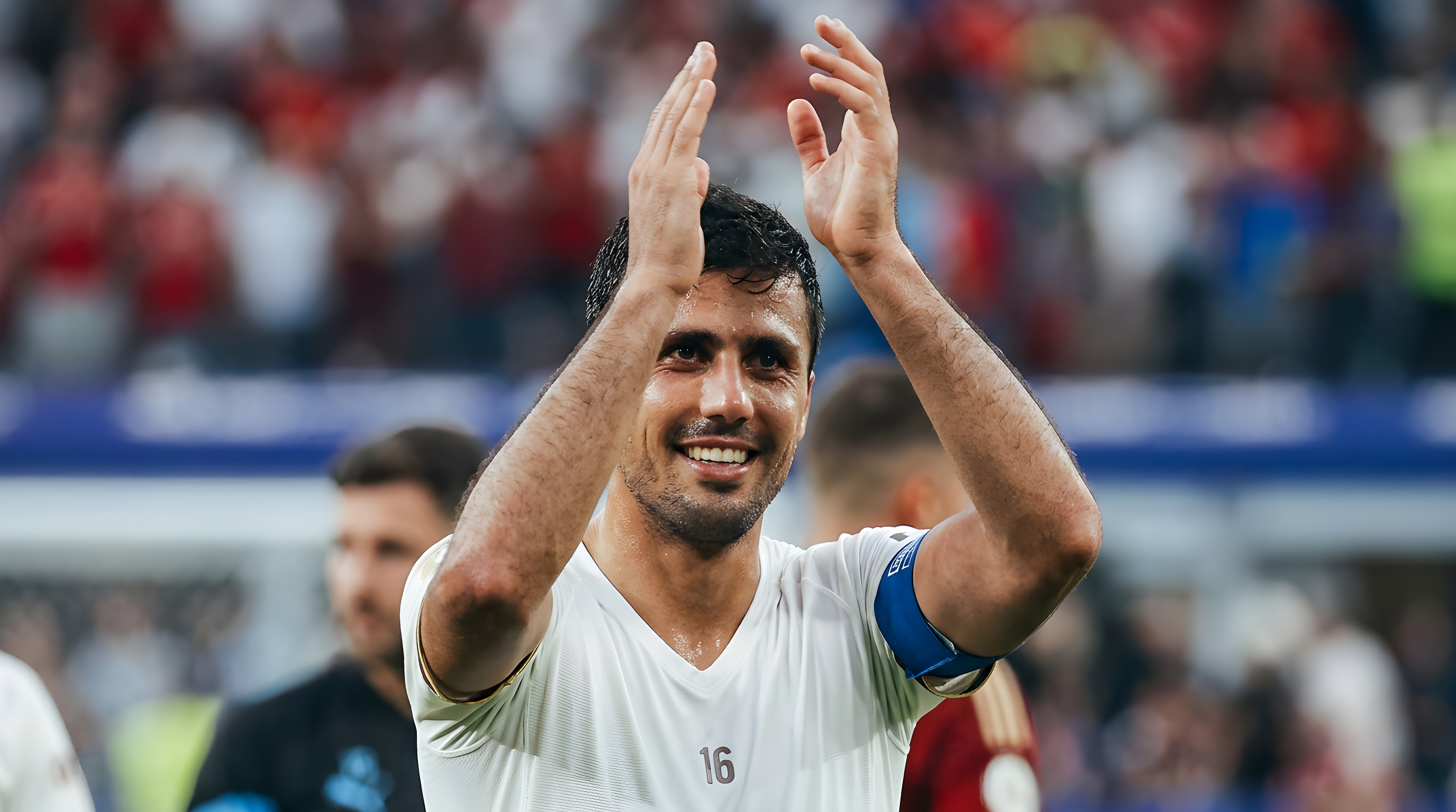 Barcelona vil kapre stjernen Rodri foran Real Madrid