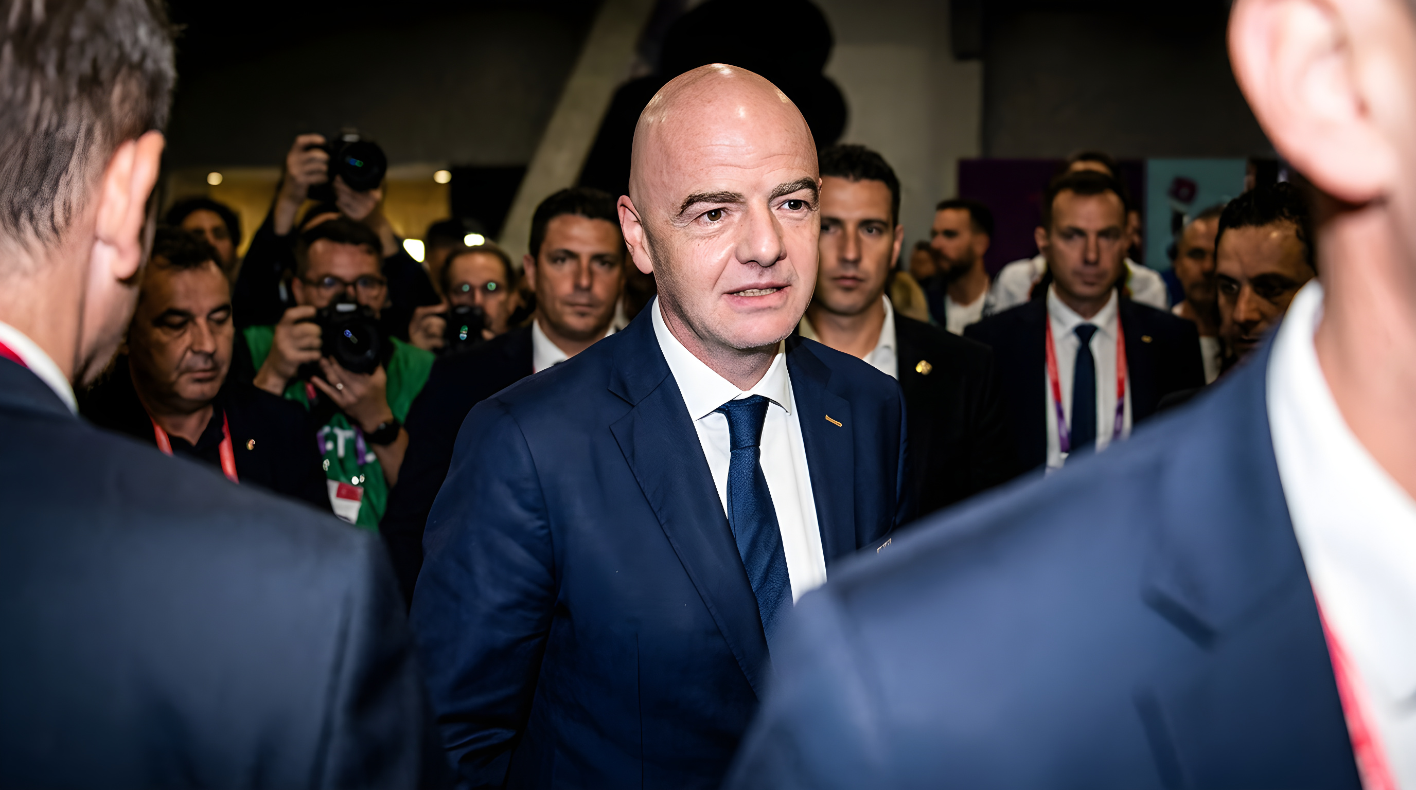 Gianni Infantino undskylder fejl og fortsætter i Fifa