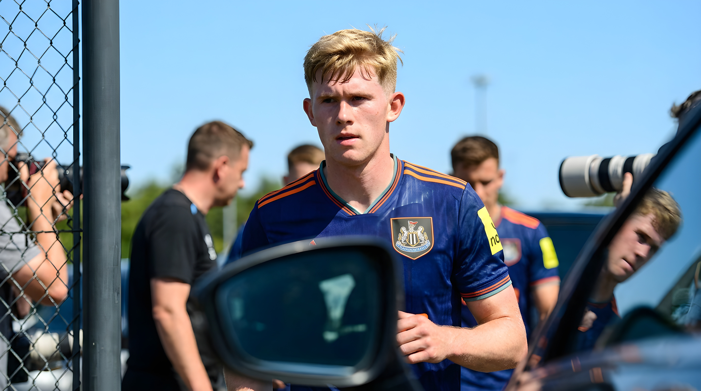 Manchester United vil hente Lewis Hall i Newcastle