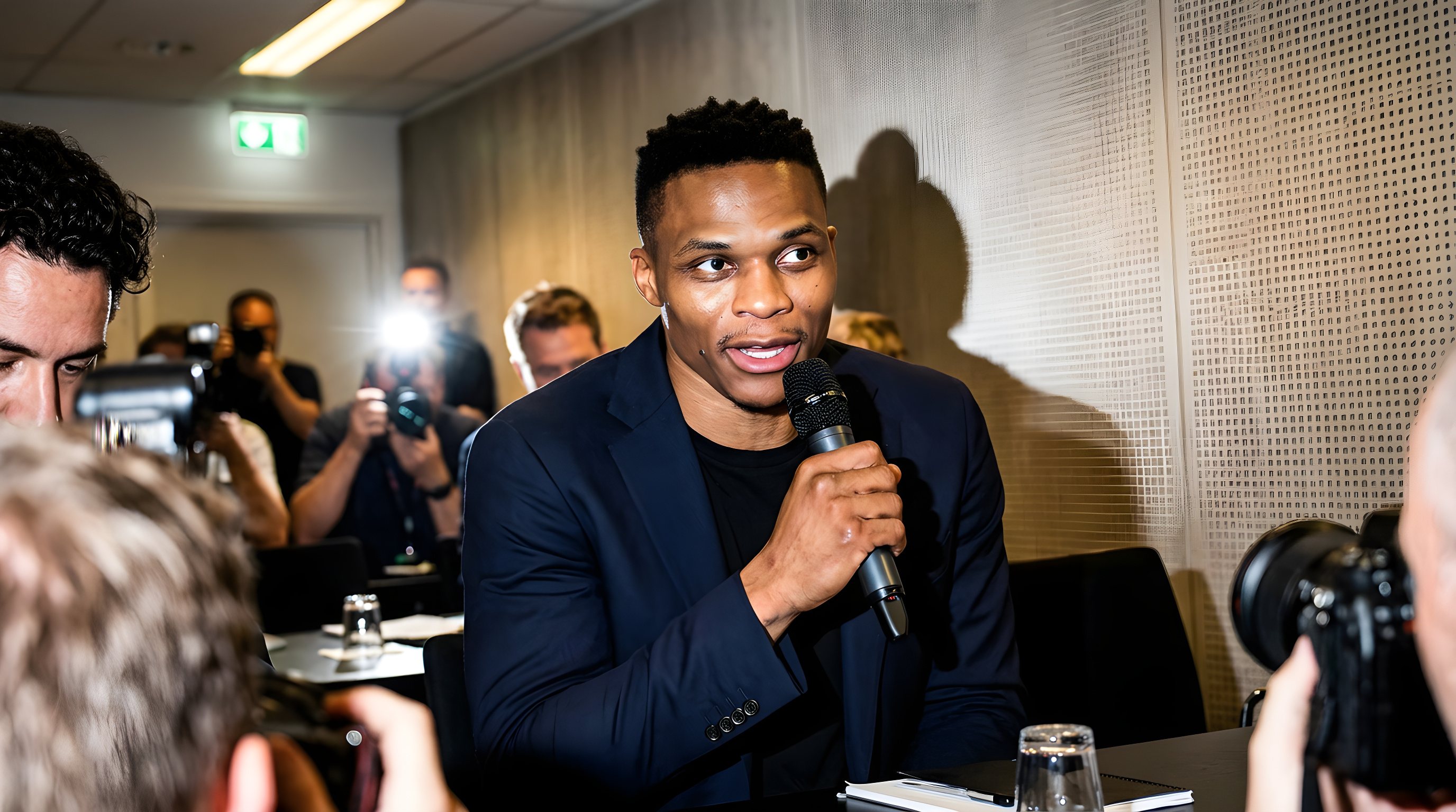 Russell Westbrook køber sig ind i ny basketballiga