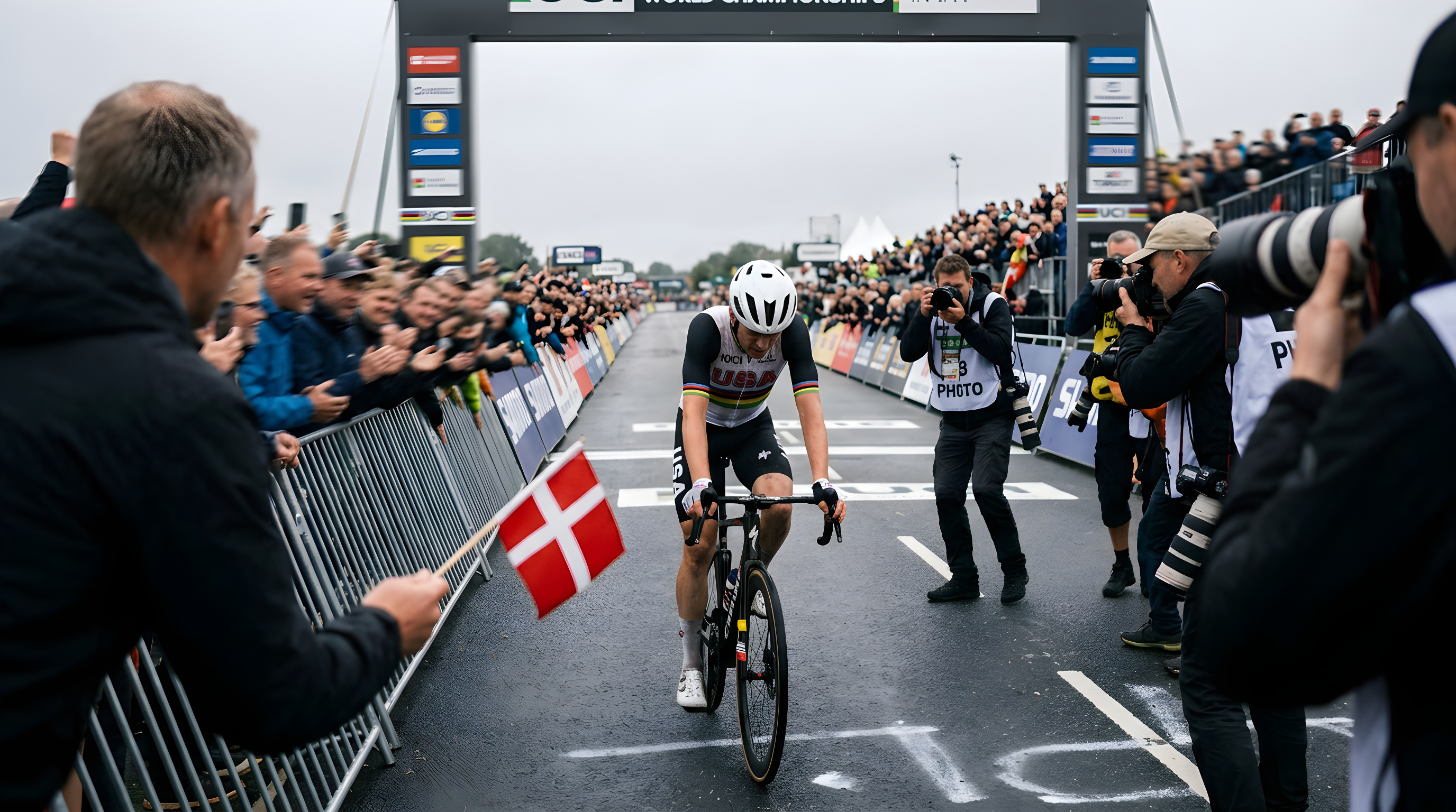 Brandon McNulty vinder VM i cykling efter vildt soloangreb