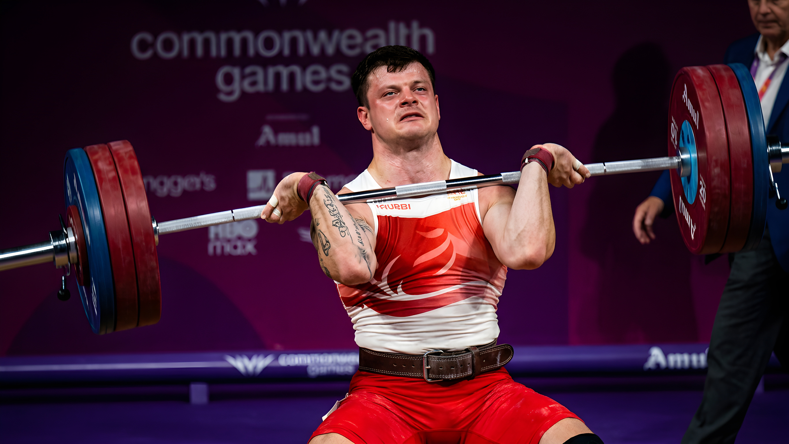 Engelsk vægtløfter besvimede på scenen og vandt bronze