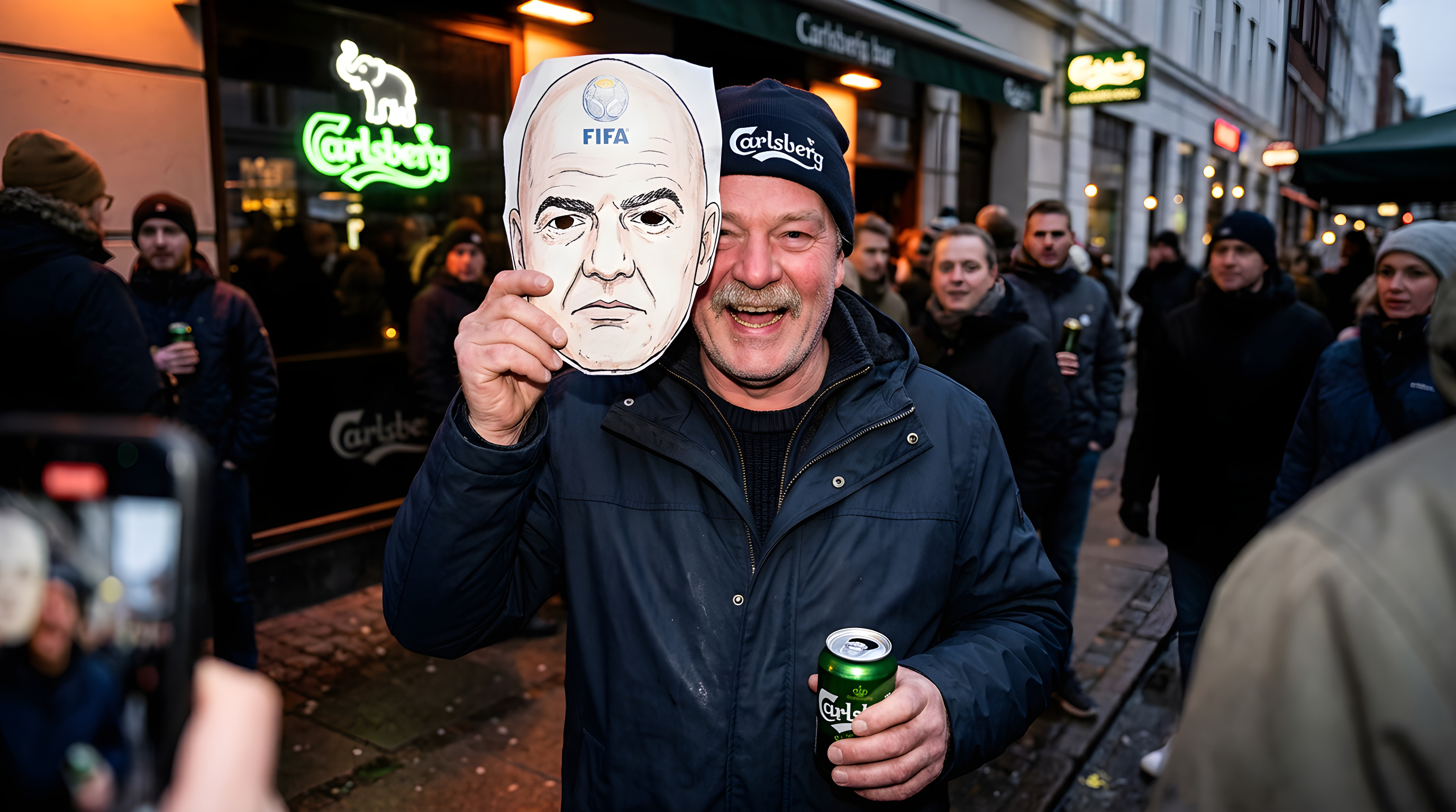 Carlsberg driller FIFA-chef i stor fodboldkrig